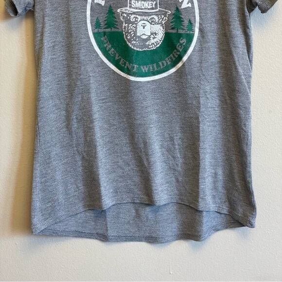 Official Licensed S Smokey the Bear short sleeve t-shirt gray green white - Picture 3 of 7